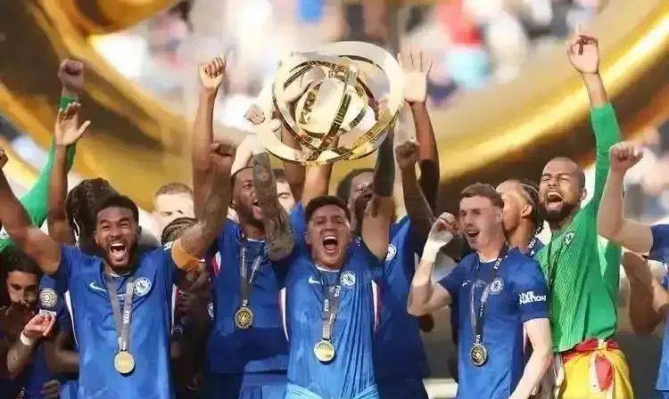 改制后的世俱杯，选拔球队的最大bug，就是正好跳过了最该参考的那个赛季